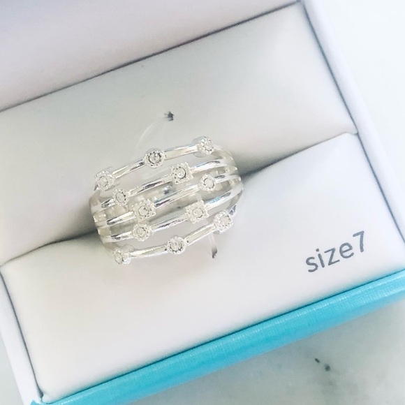 Silver Ring - Picture 1 of 2